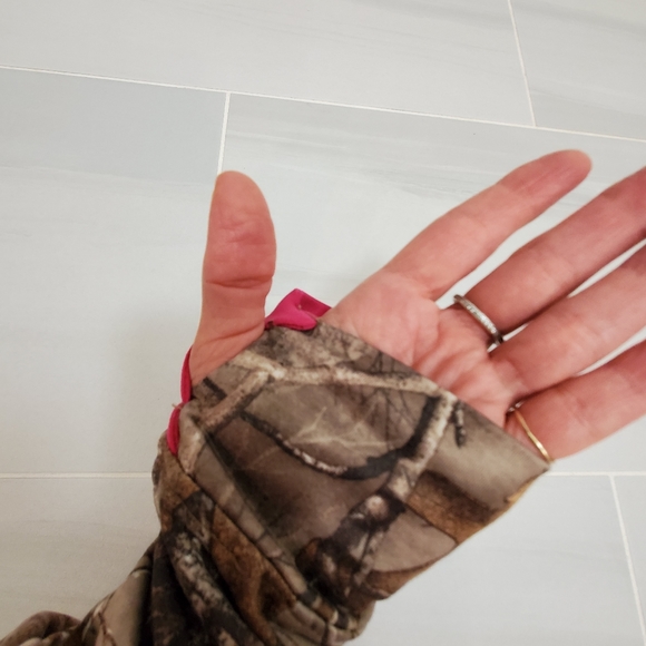 Realtree Fleece Lined Camouflage Ladies Pullover Sweatshirt ~ EUC - Picture 4 of 13